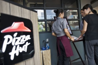 Đơn vị vận hành Pizza Hut tính chuyện phá sản