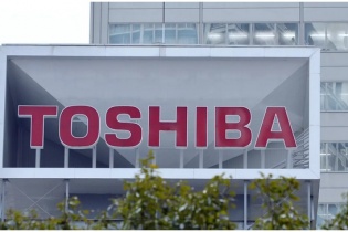 Toshiba sẽ bán dần cổ phần tại Kioxia