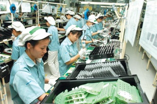 Fitch Solutions: GDP Việt Nam sẽ tăng 3% năm 2020, chế tạo và dịch vụ dần hồi phục
