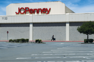 Trước giờ "khai tử", doanh nghiệp Mỹ vội chia thưởng, bồi thường gấp cho lãnh đạo