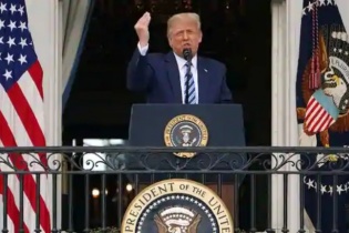 Bác sĩ Nhà Trắng: Tổng thống Trump không còn là nguy cơ truyền nhiễm Covid-19