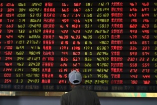 Ngược sóng khu vực, chỉ số Shanghai Composite mất hơn 1%