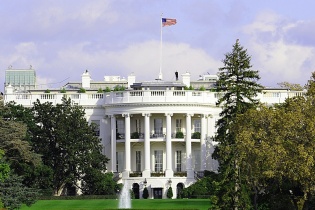 Nhà Trắng thu hẹp gói đầu tư hạ tầng về 1.700 tỷ USD