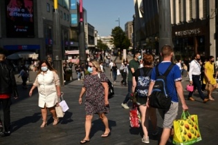 Lạm phát ở Anh vượt "trần"