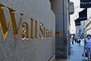 S&P 500 bước vào nửa cuối năm ở đỉnh mới