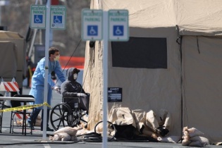 Covid-19 tại Mỹ: Hầu hết các ca tử vong và nhập viện mới đều chưa tiêm vaccine