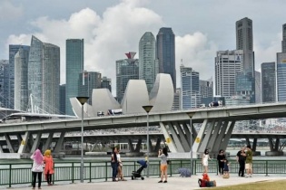 Singapore nâng dự báo tăng trưởng kinh tế năm 2021