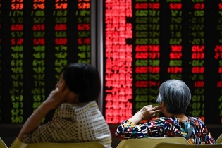 Chứng khoán Trung Quốc trượt nhẹ sau thông tin "hãm phanh" kích thích kinh tế