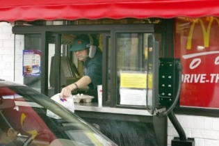 IBM, McDonald"s bắt tay đưa AI vào phục vụ thực khách