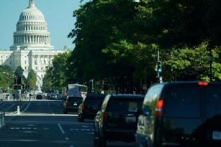 Hạ viện Mỹ thông qua dự luật đầu tư cơ sở hạ tầng 1.000 tỷ USD