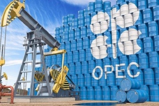 OPEC+ dự đoán thị trường dầu mỏ dư cung vào đầu năm 2022
