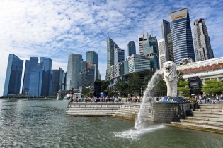 Singapore công bố gói hỗ trợ 370 triệu USD, dự báo tăng trưởng chậm lại