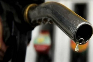 Giá dầu thế giới xuyên thủng mốc 130 USD