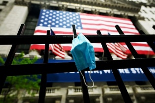 Chiến sự, lạm phát và Covid-19 khiến các CEO Mỹ kém lạc quan