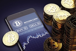 Sóng bán tháo tiền ảo tiếp tục dâng, Bitcoin rớt giá xuống dưới 21.000 USD