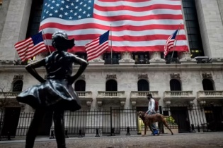 Chứng khoán lao dốc, người Mỹ mất hơn 9.000 tỷ USD