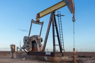 Dầu Brent trở lại mốc 80 USD/thùng sau tin lạm phát Mỹ hạ nhiệt
