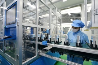 Reuters: EU lo phụ thuộc vào nguồn pin của Trung Quốc