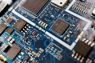 Mỹ tìm cách lấp lỗ hổng xuất khẩu chip AI sang Trung Quốc