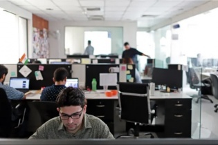 Ấn Độ: Nhân lực công nghệ thông tin dư thừa vì tự động hóa và AI