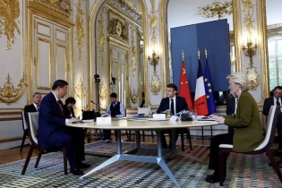 Pháp, EU kêu gọi Trung Quốc đảm bảo thương mại cân bằng hơn với châu Âu