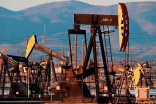 Tăng trưởng nhu cầu dầu mỏ toàn cầu sẽ tiếp tục yếu đi