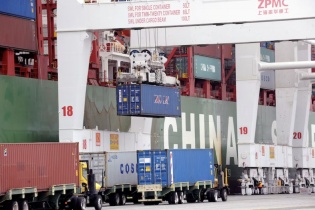 Trung Quốc điều tra chống bán phá giá nhựa từ EU, Mỹ, Nhật, Đài Loan