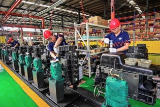 Ngành sản xuất chế tạo của Trung Quốc suy giảm trong tháng 6