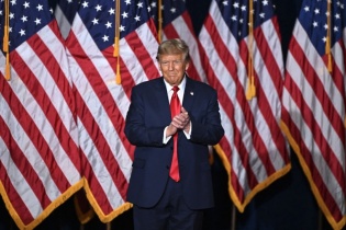 Tòa án tối cao Mỹ ra phán quyết có lợi cho ông Trump