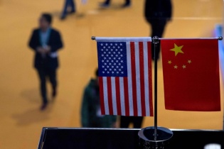 Tổng thống Trump đe dọa áp thêm thuế, Trung Quốc thề sẽ trả đũa nếu cần
