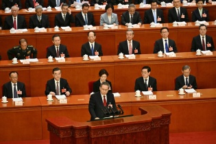 Trung Quốc đặt mục tiêu tăng trưởng "khoảng 5%" trong năm 2025
