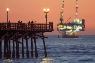 Chính quyền Mỹ khởi động kế hoạch mở rộng khai thác dầu khí ngoài khơi