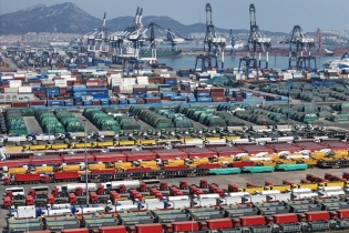 Xuất khẩu của Trung Quốc tăng mạnh nhờ thị trường Đông Nam Á