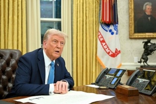 Tổng thống Trump gợi ý giảm thuế trước thềm đàm phán Trung - Mỹ