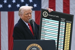 Thuế quan của Tổng thống Trump được tòa phúc thẩm liên bang khôi phục