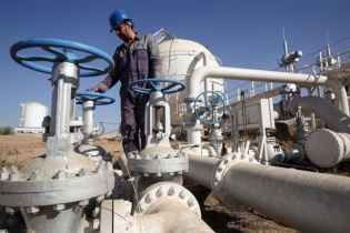 Giá dầu thế giới bật tăng sau khi OPEC+ giữ nguyên mức tăng sản lượng