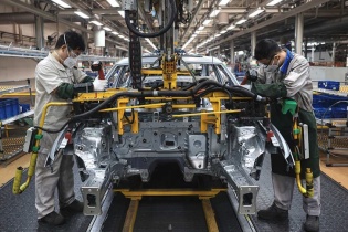 Tăng trưởng quý II/2025 của Trung Quốc vượt kỳ vọng