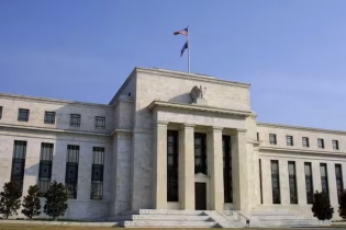 Hầu hết quan chức Fed cho rằng còn quá sớm hạ để lãi suất