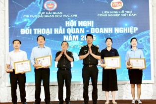 Hải quan Khu vực XVII khen thưởng 12 doanh nghiệp tiêu biểu năm 2024