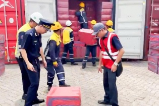 Phát hiện, bắt giữ nhiều lô thuốc lá giả, thuốc lá lậu được khai là "bồn thép", "giấy ăn"