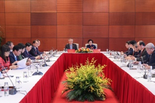 Đạt những thành tựu to lớn trong ""một nhiệm kỳ rất khác biệt"