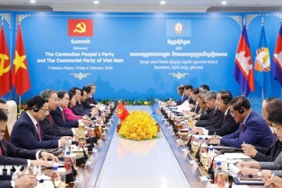 Bộ Chính trị Đảng Cộng sản Việt Nam gặp Ban Thường vụ Đảng Nhân dân Campuchia