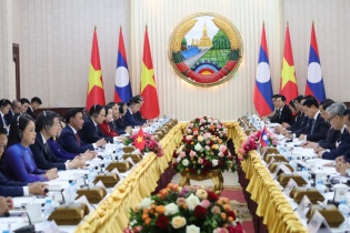 Thường trực Ban Bí thư Trần Cẩm Tú hội kiến Thủ tướng Lào 