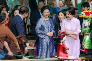 Phu nhân hai nước thắt chặt kết nối văn hóa Việt Nam - Hàn Quốc