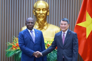 Thủ tướng Lê Minh Hưng đề nghị Angola hỗ trợ doanh nghiệp Việt Nam mở rộng đầu tư