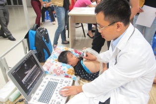 Khám sàng lọc tim miễn phí cho 3.000 trẻ em nghèo Hà Giang
