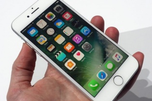 Viettel bắt đầu bán iPhone 7, giá từ 18,79 triệu đồng