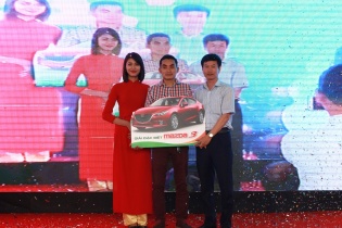 Tìm được chủ nhân may mắn mua An Bình City nhận giải đặc biệt xe ô tô Madza 3