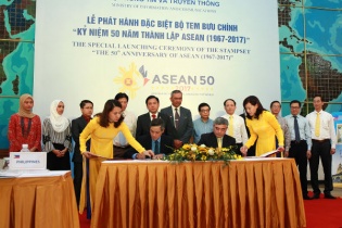 Phát hành tem đặc biệt kỷ niệm 50 năm thành lập ASEAN