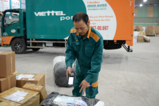 Viettel Post đạt doanh thu "khủng" gần 2.000 tỷ đồng 